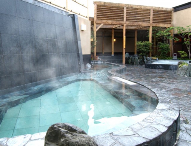 露天岩風呂(公式サイトから引用)