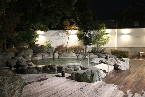 露天風呂(公式サイトから引用)