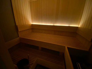 サウナ室(最大2名用)