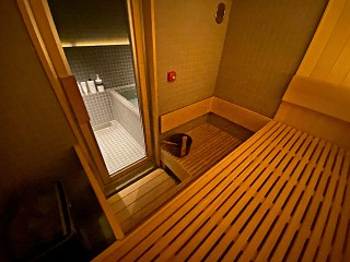 サウナ室(最大2名用)