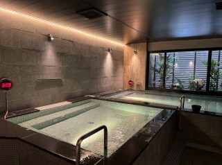 あつ湯・ぬる湯(男湯)