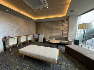休憩ラウンジ