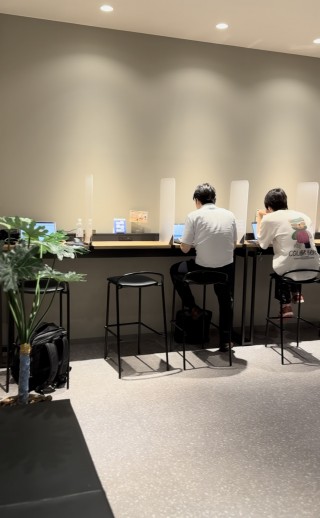 カウンター(ラウンジ)