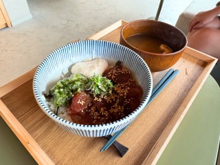 海丼(マグロ山かけ丼)